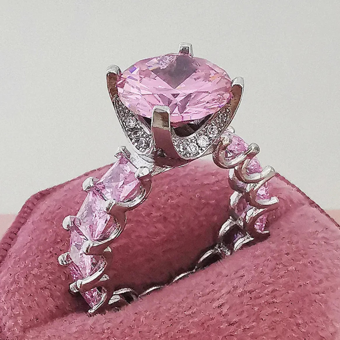 Bague de fiançailles en diamant complet super étincelant pour femmes