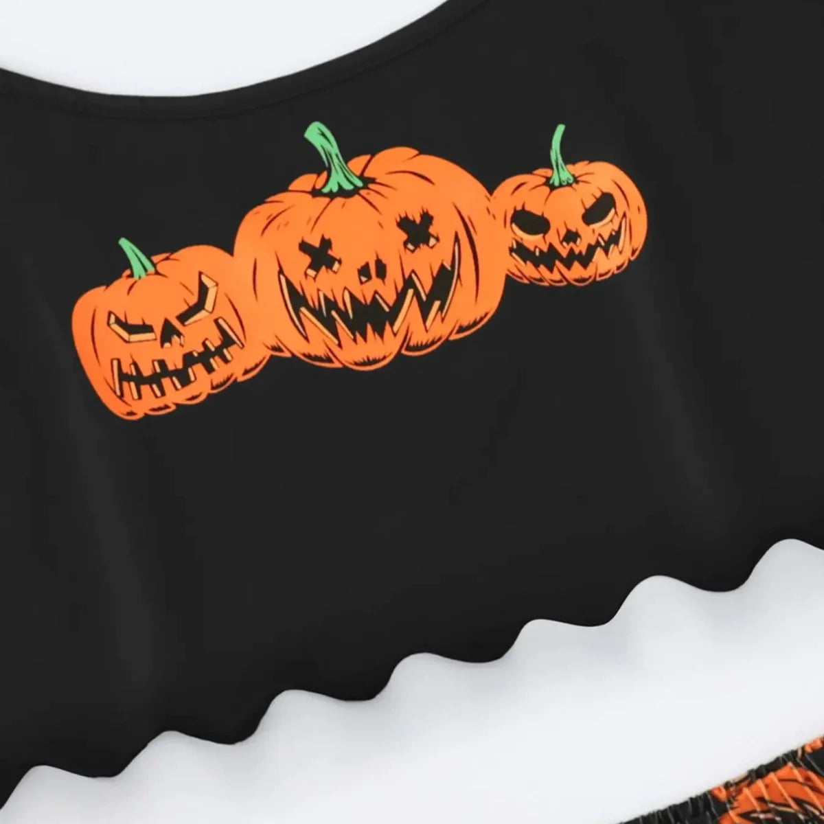 Spooktacular Comfort : Ensemble de pyjama deux pièces en fibre de polyester sur le thème d'Halloween pour femmes