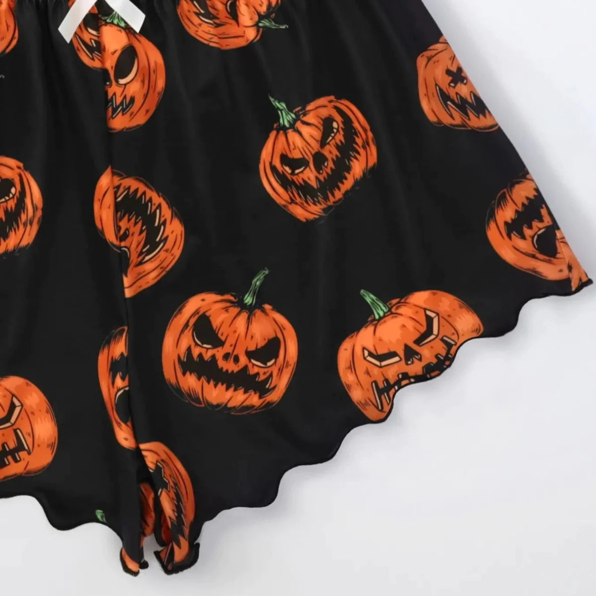 Spooktacular Comfort : Ensemble de pyjama deux pièces en fibre de polyester sur le thème d'Halloween pour femmes