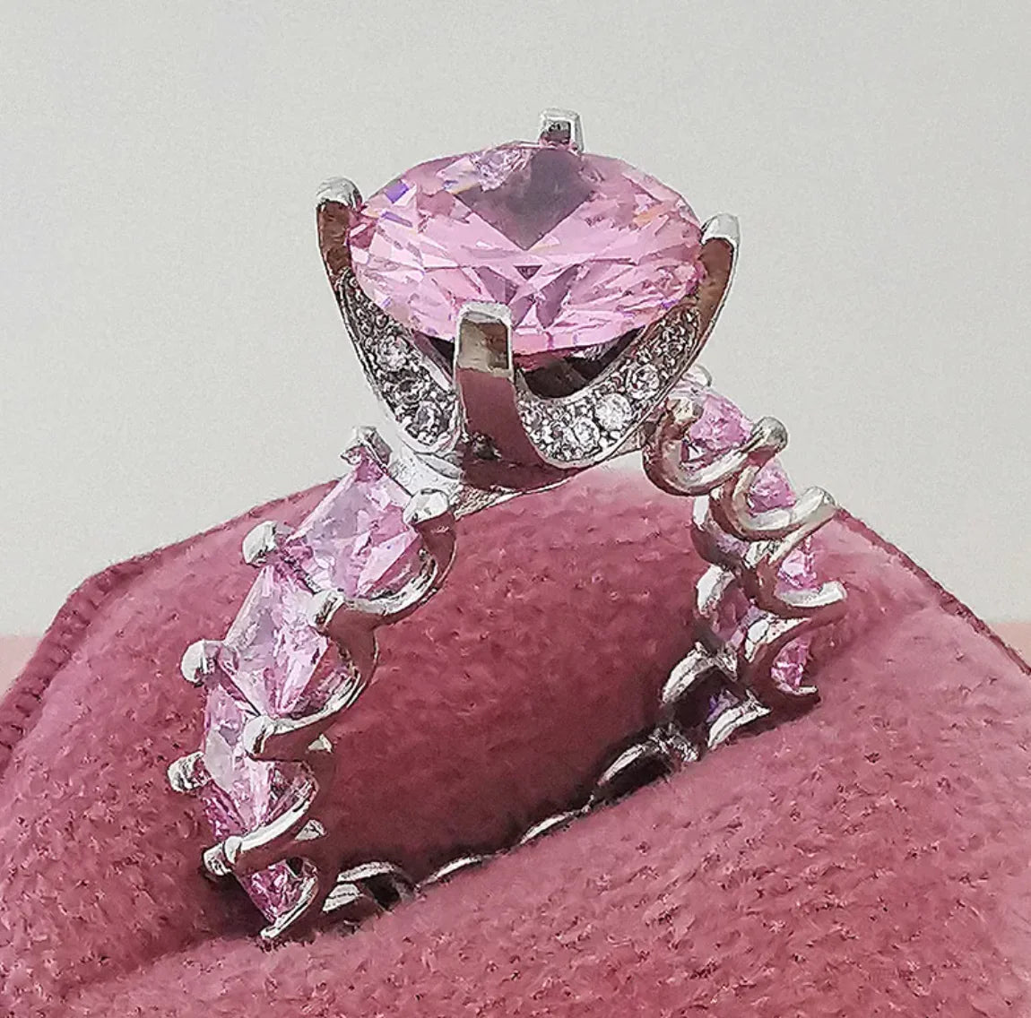 Bague de fiançailles en diamant complet super étincelant pour femmes