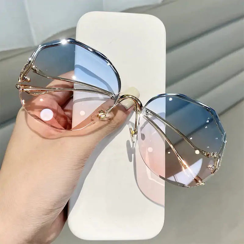 Lunettes de soleil à verres taillés