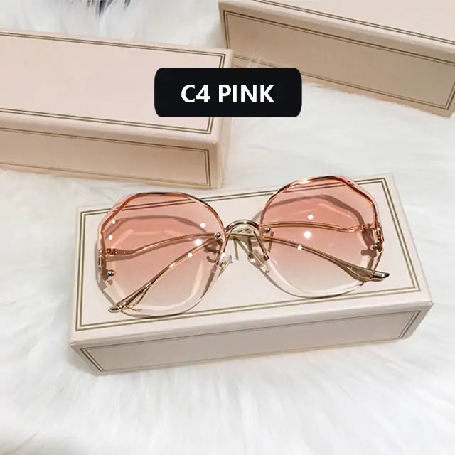 Lunettes de soleil à verres taillés