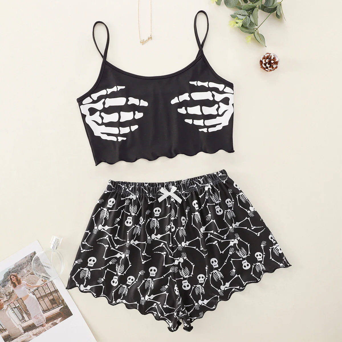 Spooktacular Comfort : Ensemble de pyjama deux pièces en fibre de polyester sur le thème d'Halloween pour femmes