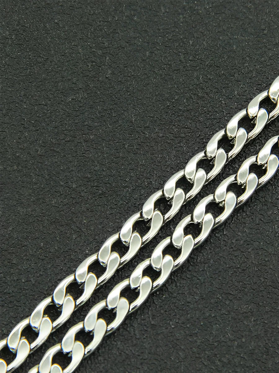 Le collier pendentif en acier inoxydable avec diamant