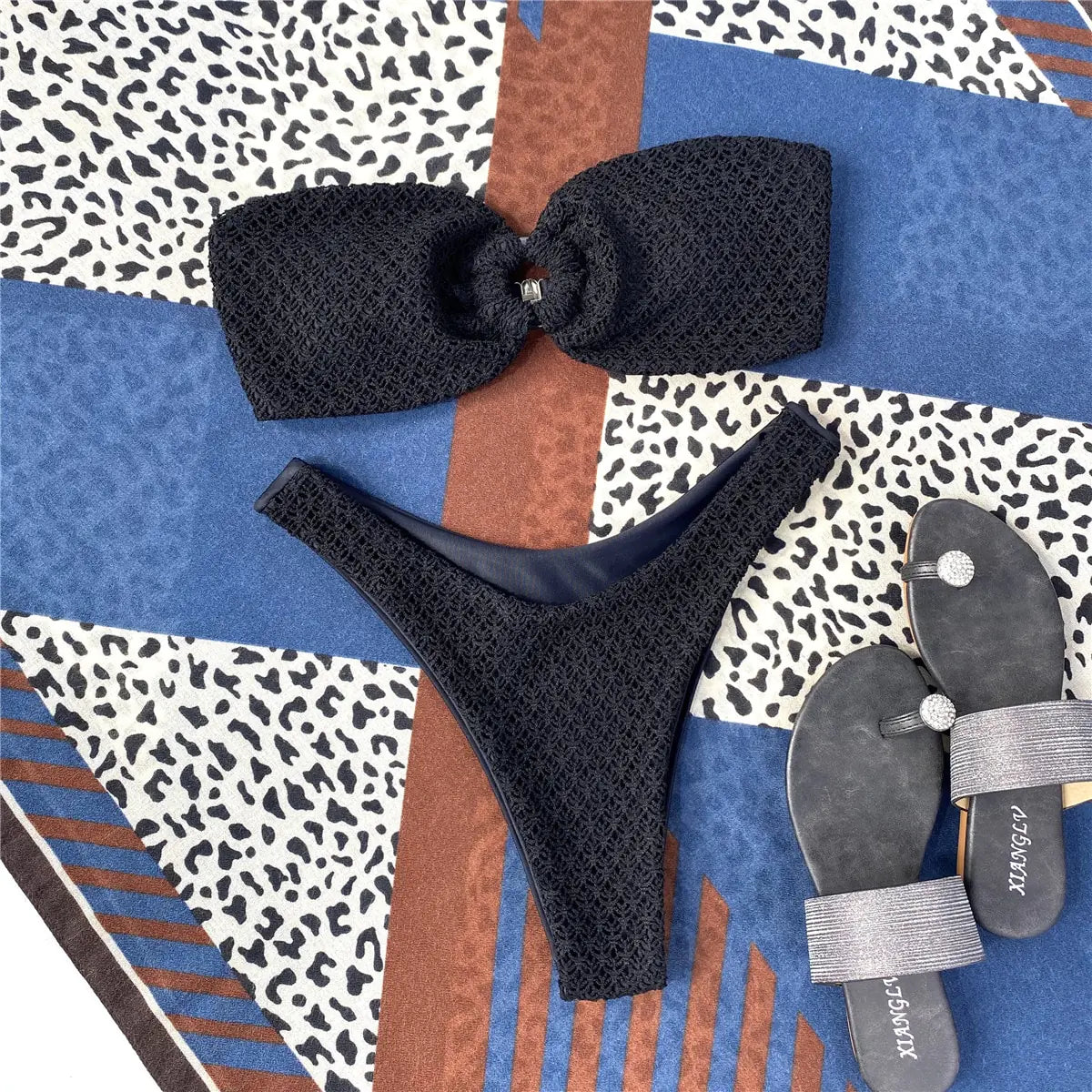 Ensemble de bikini string sans bretelles