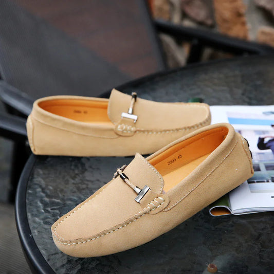 Aménatez votre style avec de luxueuses chaussures pour hommes en daim de vachette véritable !